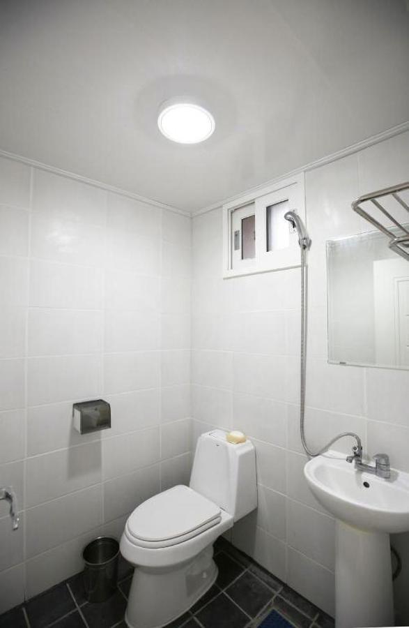 Ian Guesthouse Jeju Exterior photo